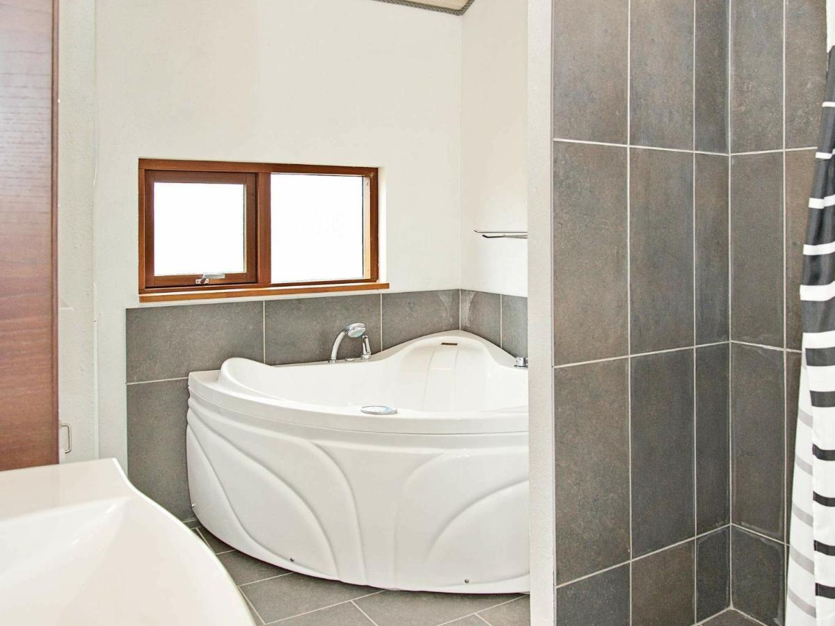8 Person Holiday Home In Ulfborg Thorsminde Екстер'єр фото